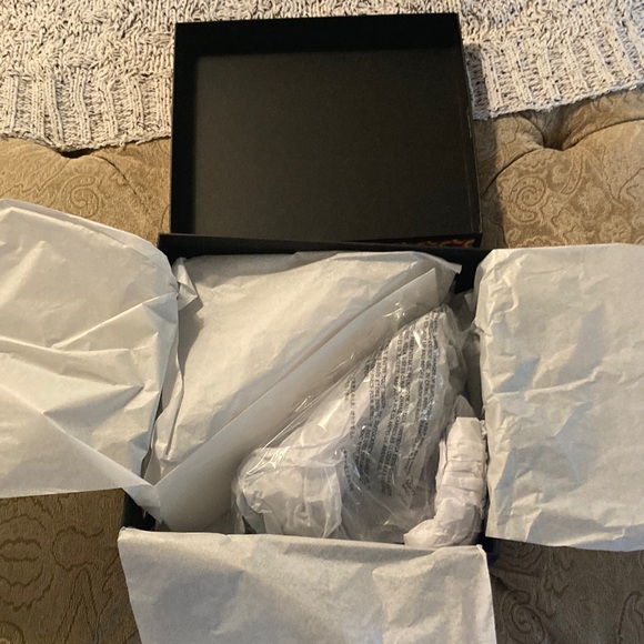 Kurt Geiger Multicolor Patterned Box - Picture 8 of 11